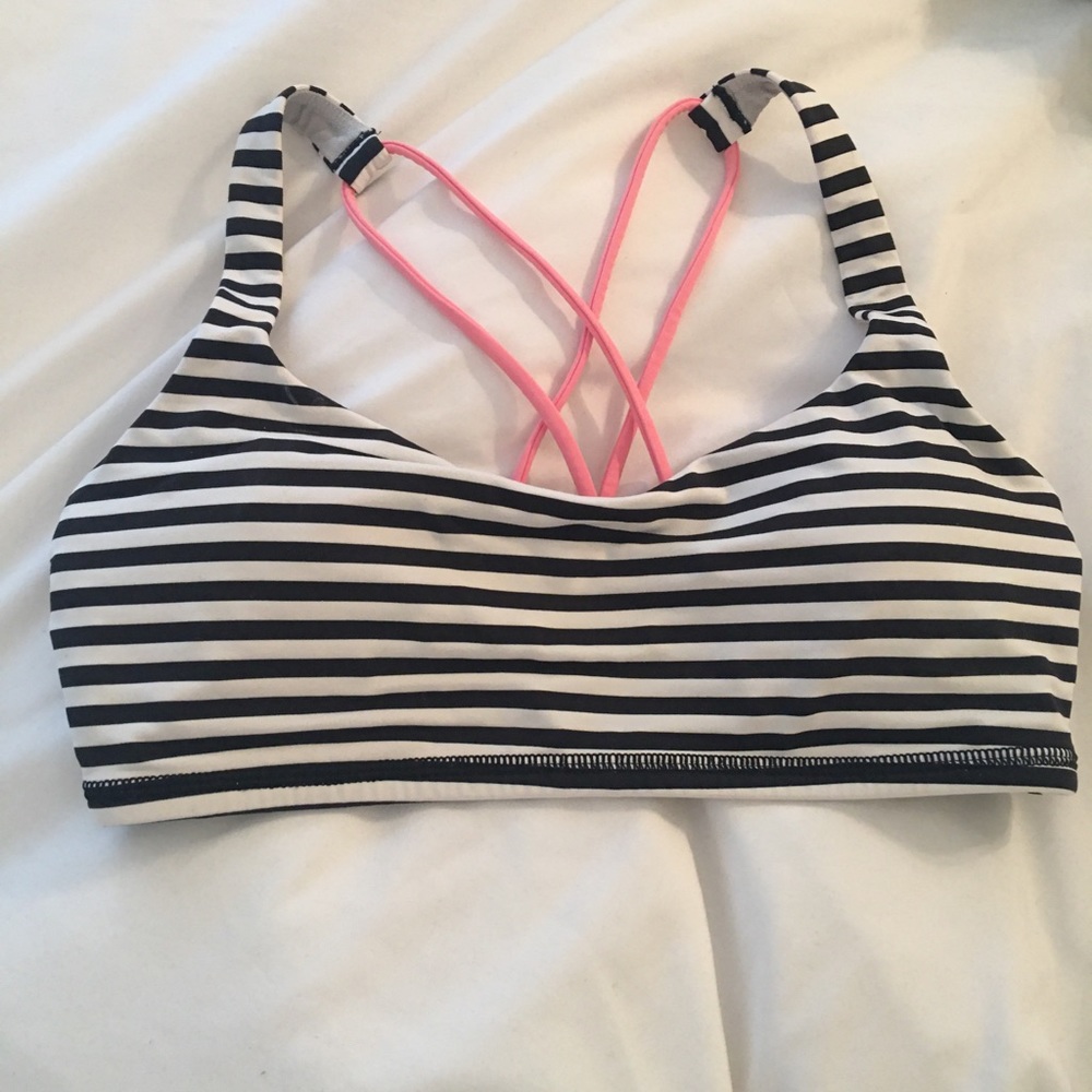 Lululemon sports bra size 6